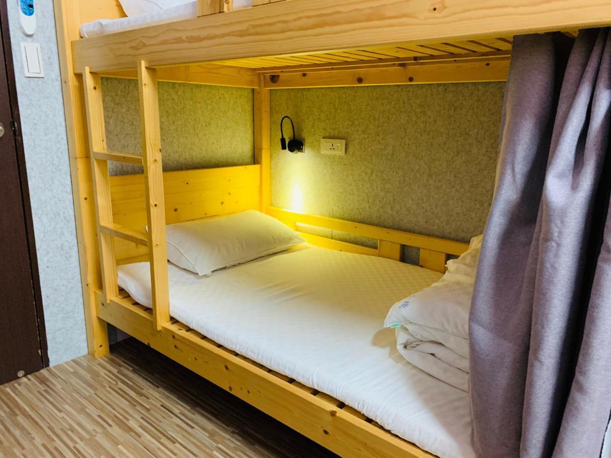 Hostel Golden House New Taipei City Exterior foto